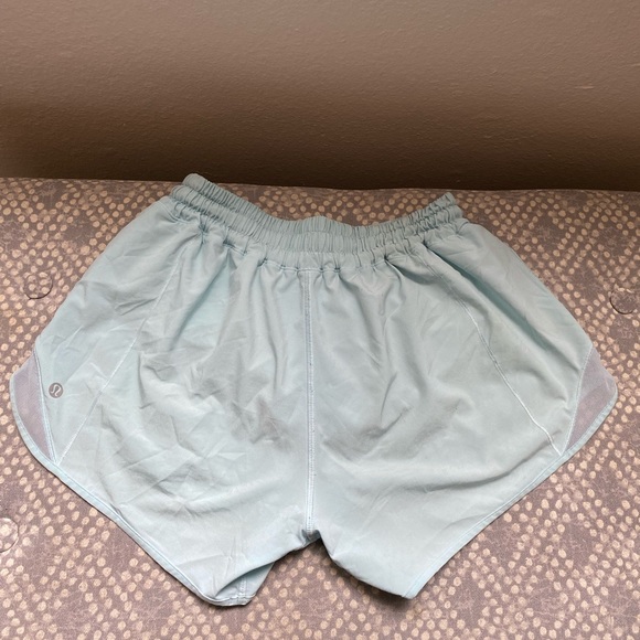Lululemon Hotty Hot Shorts 4” - Picture 4 of 4